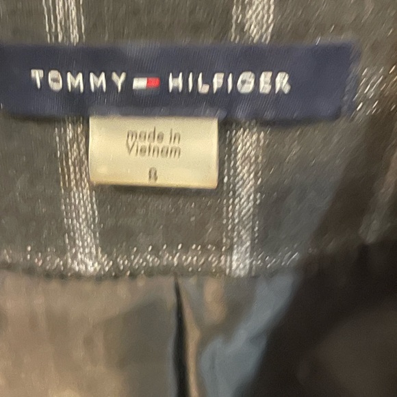 Tommy Hilfiger, size 8 lined suit jacket - Picture 2 of 3